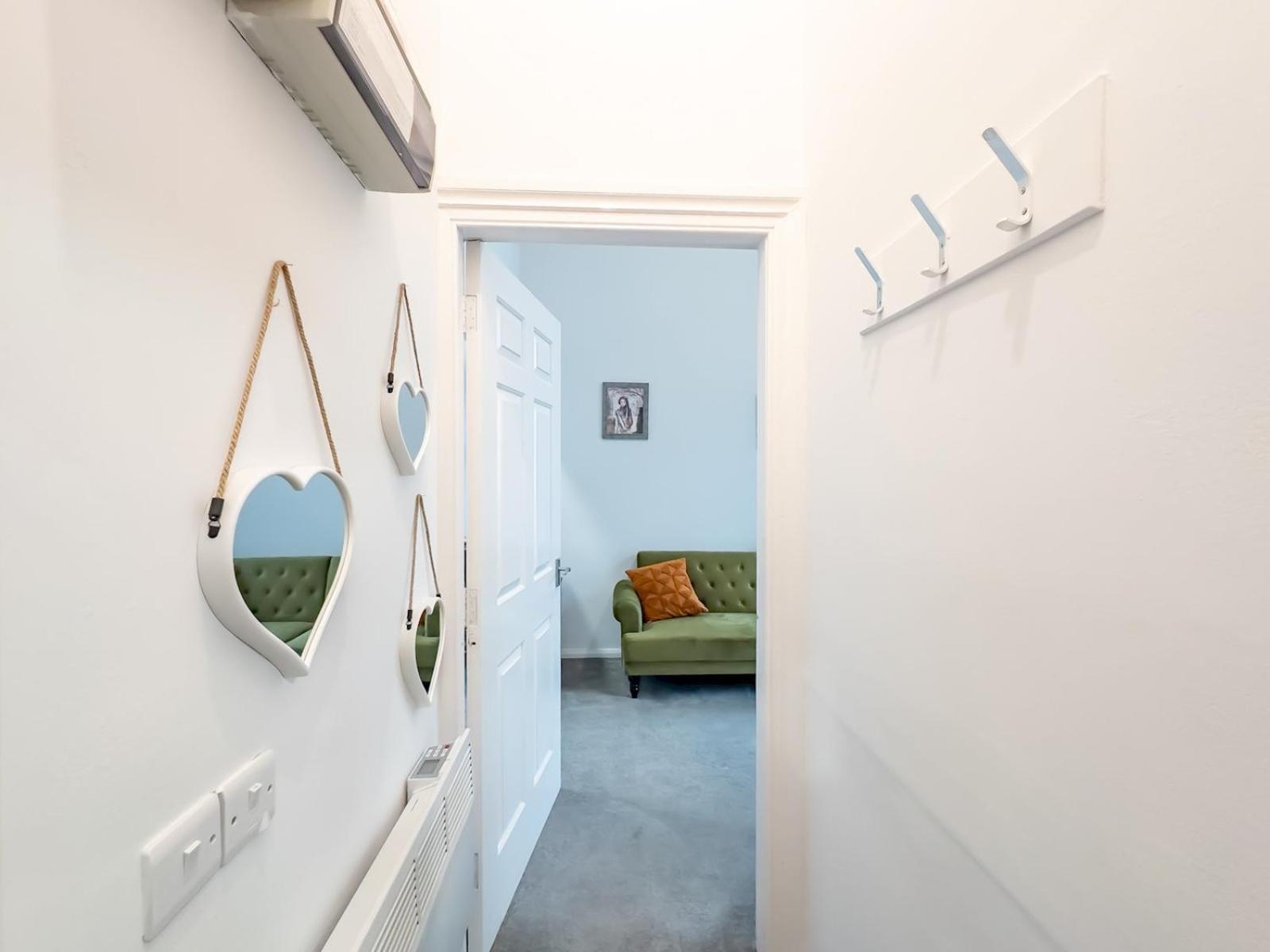 Modern In Newcastle-pass The Keys Apartment Newcastle upon Tyne