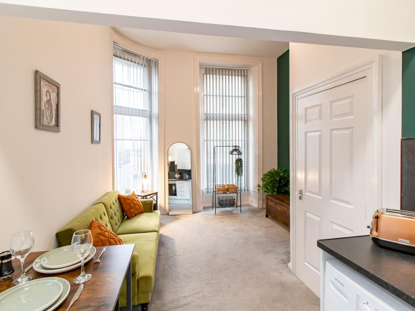 Apartment Modern In Newcastle-pass The Keys